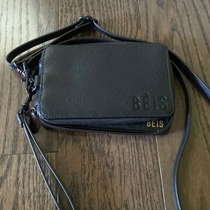 Beis - the travel wallet
